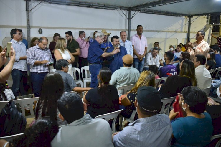 Puccinelli fala do compromisso de Carlos Bernardo com a educação.