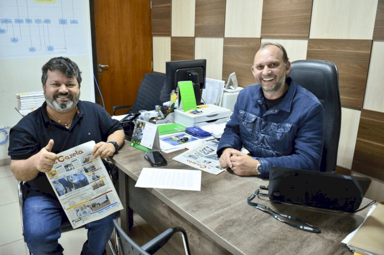 Carlos Bernardo é recepcionado pelo prefeito de Amambai