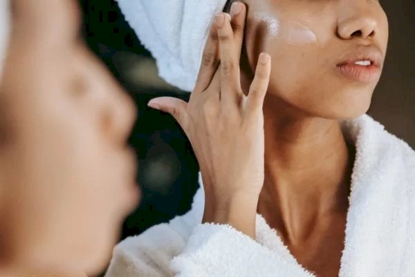 Estudo: 90% dos produtos naturais de skincare podem causar alergia