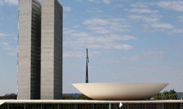 Plenário da Câmara se reúne hoje para votar PEC da Transição