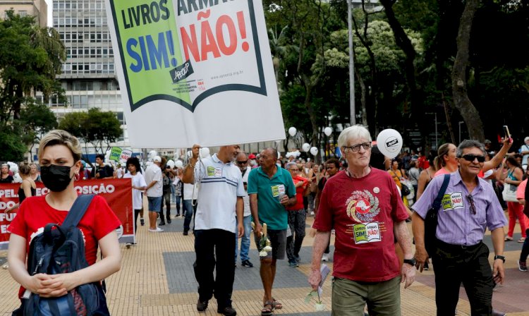 Sociólogo defende ações emergenciais para conter violência nas escolas